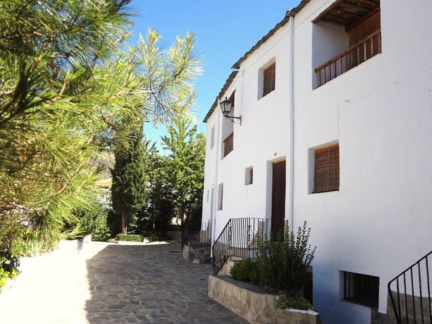 Imagen de los exteriores del Apartamentos Poqueira, Capileira (ALPUJARRA). Foto 7