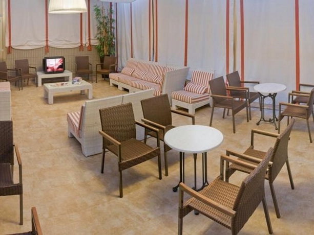 Imagen general del Apartamentos Port Eugeni, Cambrils. Foto 2