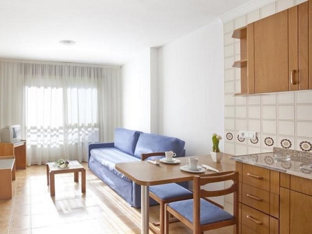 Imagen general del Apartamentos Port Eugeni, Cambrils. Foto 5