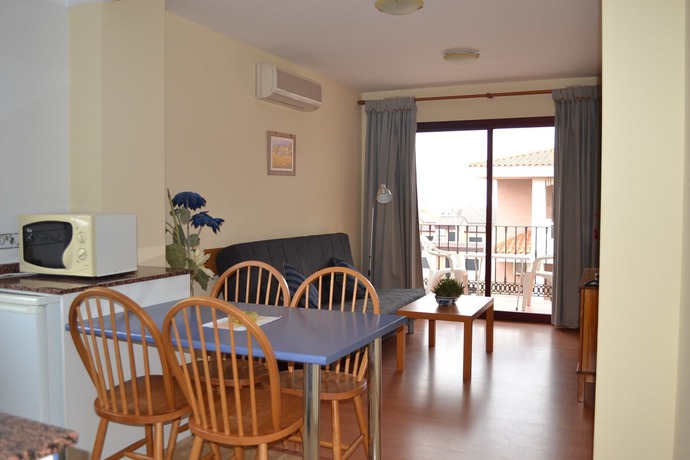 Imagen de la habitación del Apartamentos Portocanet Complejo Turístico. Foto 8