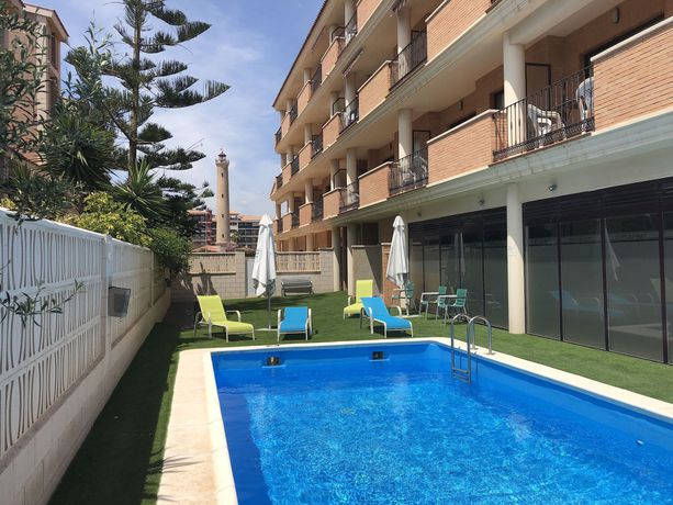 Imagen de la piscina del Apartamentos Portocanet Complejo Turístico. Foto 16