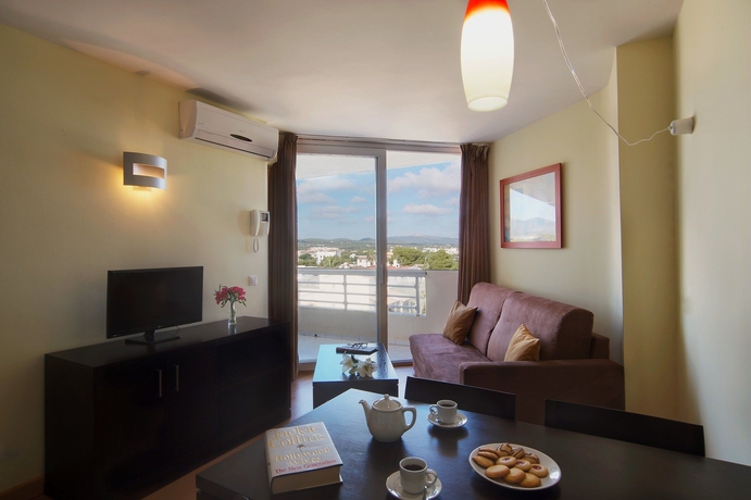 Imagen de los interiores del Apartamentos Portomar Apartments. Foto 11