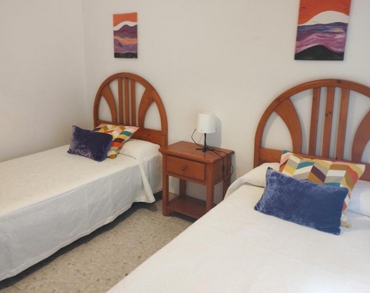 Imagen de la habitación del Apartamentos Portonovo Playa 3000. Foto 9