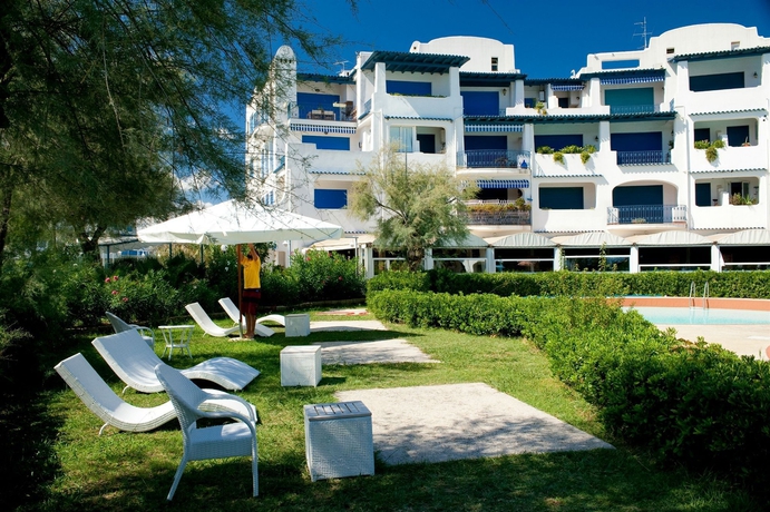 Imagen de los exteriores del Apartamentos Portoverde Beach Apartments. Foto 10