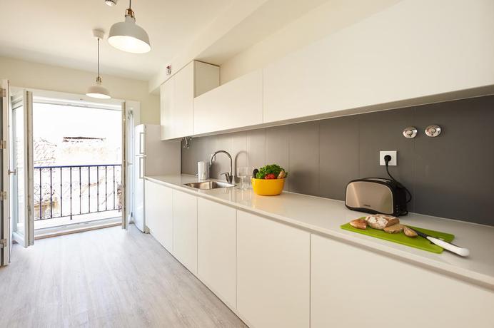 Imagen de los interiores del Apartamentos Portugal Ways Santos Azulejos. Foto 7