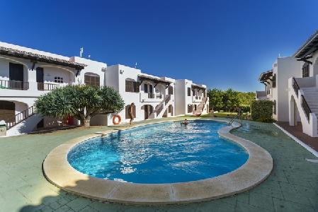 Imagen de la piscina del Apartamentos Posidonia, Son Parc. Foto 12