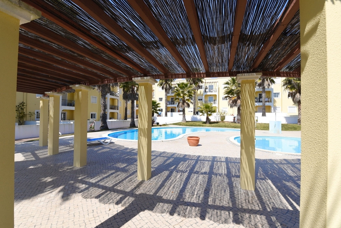 Imagen de la piscina del Apartamentos Praia Da Lota Resort, Manta Rota. Foto 13