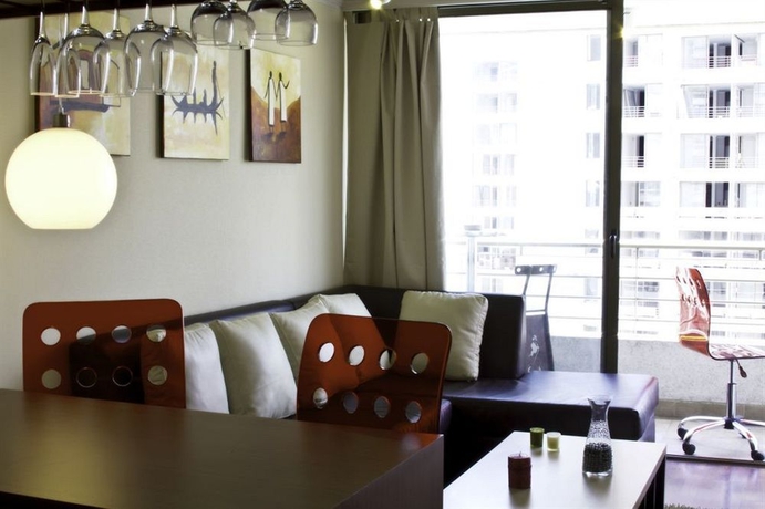 Imagen de los interiores del Apartamentos Premium Capital Providencia. Foto 8