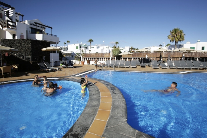 Imagen de la piscina del Apartamentos Princesa Ico. Foto 17