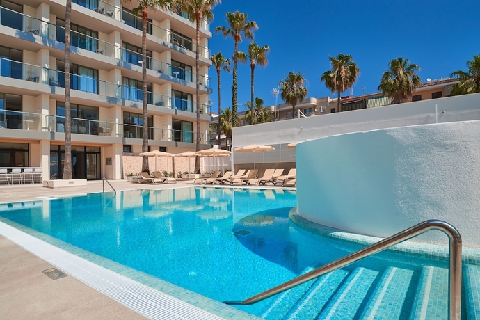 Imagen de la piscina del Apartamentos Protur Atalaya. Foto 19