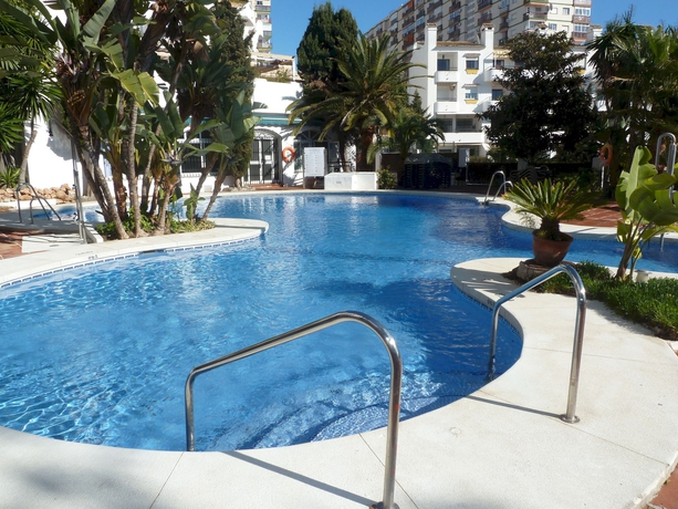 Imagen de la piscina del Apartamentos Pueblo Quinta. Foto 16