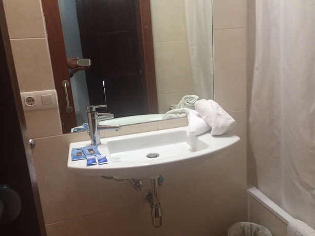 Imagen de la habitación del Apartamentos Puerta Real, Granada. Foto 11
