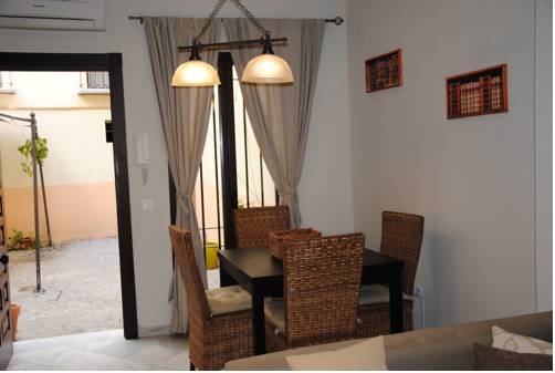 Imagen general del Apartamentos Puerta San Esteban. Foto 8