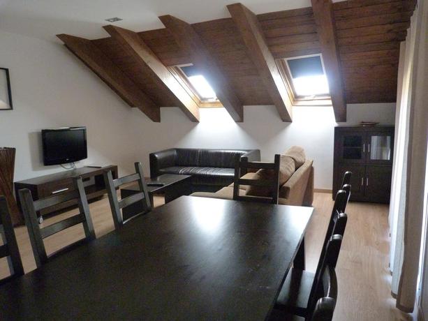 Imagen de los interiores del Apartamentos Puerta de Ordesa. Foto 8