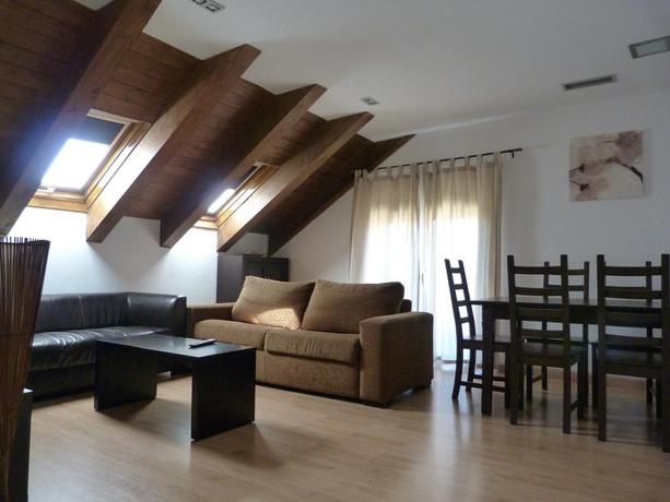 Imagen de los interiores del Apartamentos Puerta de Ordesa. Foto 9