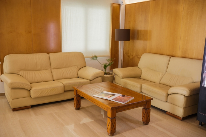 Imagen de los interiores del Apartamentos Puerto Azul Marbella. Foto 12