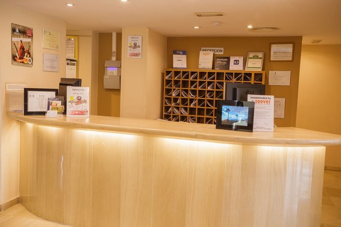 Imagen general del Apartamentos Puerto Azul Marbella. Foto 2