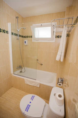 Imagen de la habitación del Apartamentos Puerto Azul Marbella. Foto 9