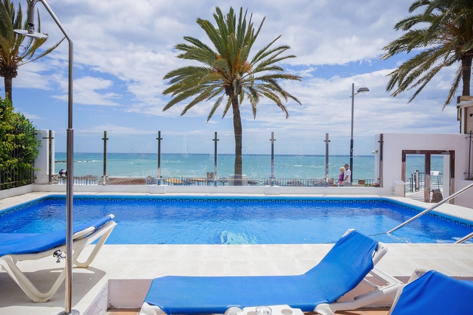 Imagen general del Apartamentos Puerto Azul Marbella. Foto 3