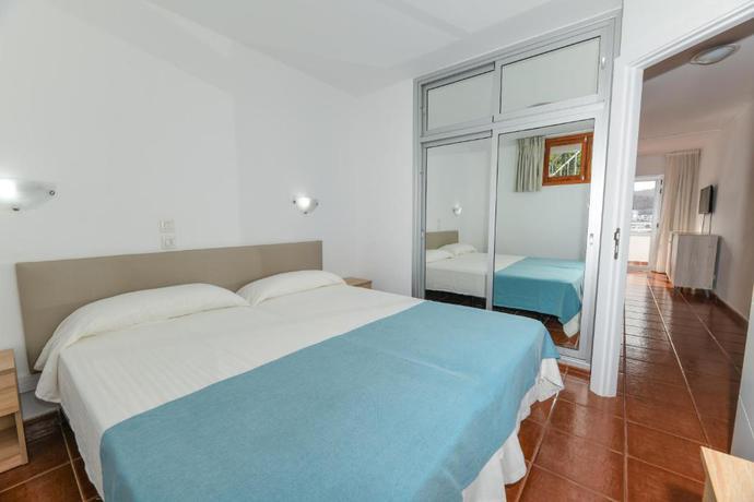 Imagen de la habitación del Apartamentos Puerto Bello. Foto 5