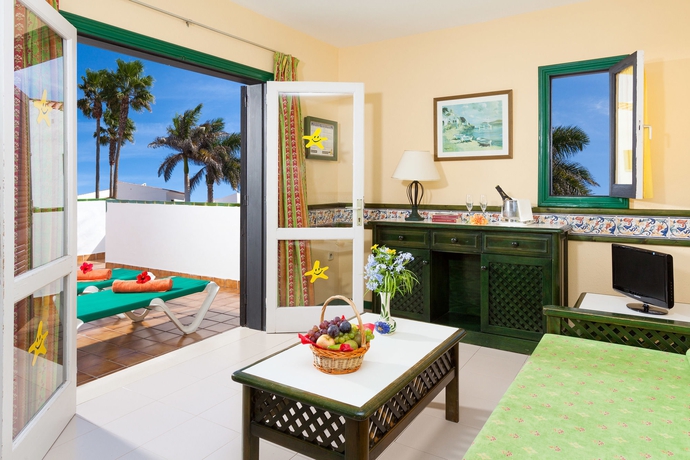 Imagen de los interiores del Apartamentos Puerto Caleta. Foto 8