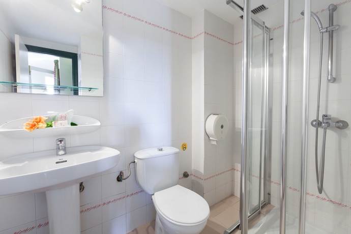 Imagen de la habitación del Apartamentos Puerto Caleta. Foto 6