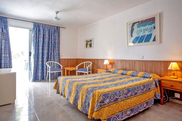 Imagen de la habitación del Apartamentos Puerto Colon Club. Foto 14