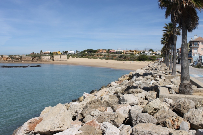 Imagen de los exteriores del Apartamentos Puerto Sherry, Puerto de Santa María. Foto 12