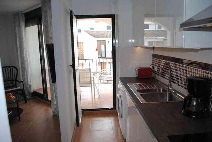 Imagen general del Apartamentos Puerto Zahara. Foto 5