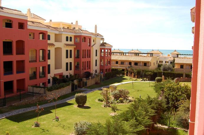 Imagen general del Apartamentos Puerto Zahara. Foto 10