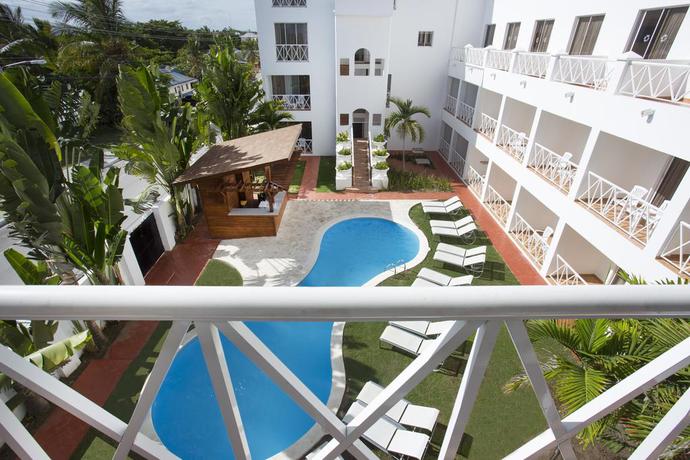 Imagen de la piscina del Apartamentos Punta Cana by Be Live. Foto 11