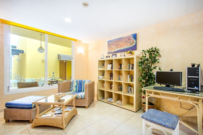 Imagen de los interiores del Apartamentos Punta Marina by LIVVO. Foto 13