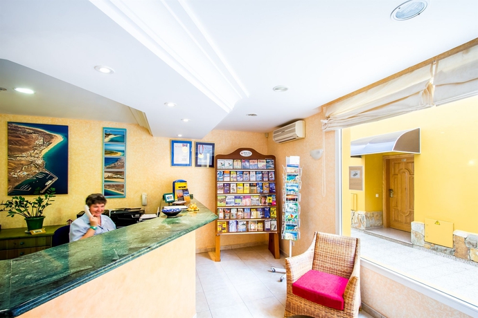 Imagen de los interiores del Apartamentos Punta Marina by LIVVO. Foto 14