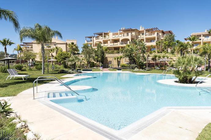 Imagen de la piscina del Apartamentos Quartiers Marbella Apartments. Foto 6