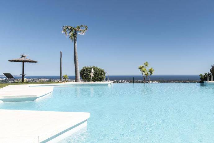 Imagen de la piscina del Apartamentos Quartiers Marbella Apartments. Foto 7