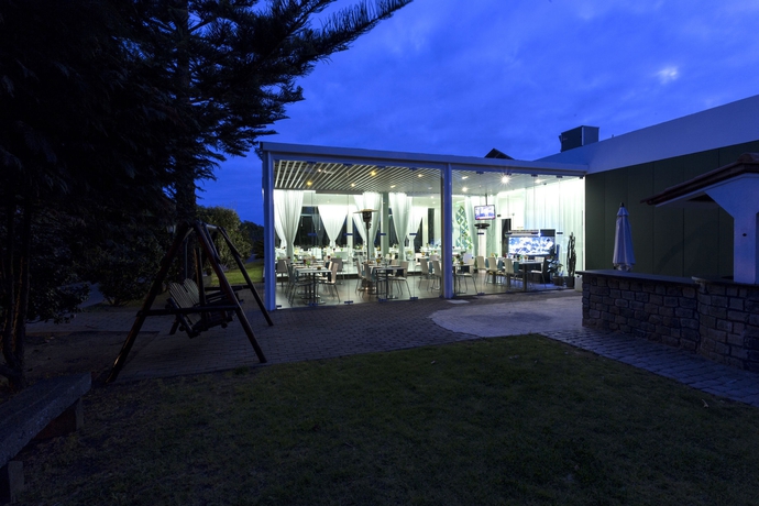 Imagen del bar/restaurante del Apartamentos Quinta De Santa Bárbara Casas Turisticas. Foto 4