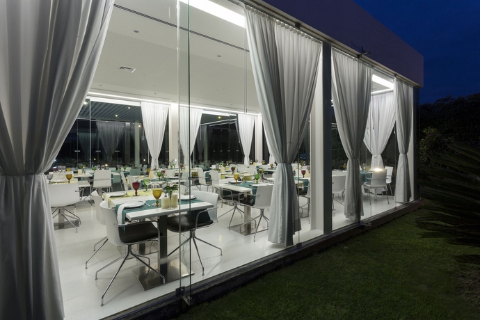 Imagen del bar/restaurante del Apartamentos Quinta De Santa Bárbara Casas Turisticas. Foto 5