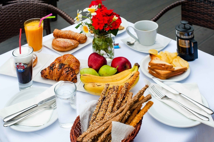 Imagen del bar/restaurante del Apartamentos Rainbow Apartments, Chania. Foto 3