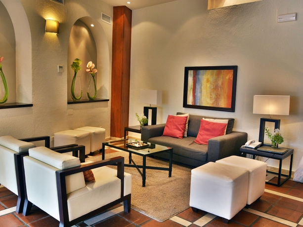 Imagen de los interiores del Apartamentos Ramada Hotel and Suites by Wyndham Costa del Sol Fuengirola. Foto 15