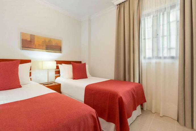 Imagen de la habitación del Apartamentos Ramada Residences by Wyndham Tenerife Costa Adeje. Foto 5