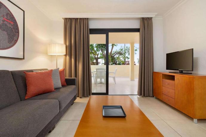 Imagen de la habitación del Apartamentos Ramada Residences by Wyndham Tenerife Costa Adeje. Foto 6