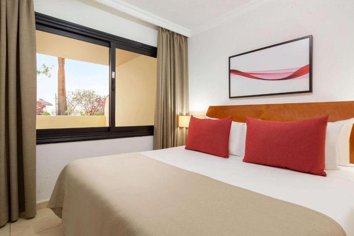 Imagen de la habitación del Apartamentos Ramada Residences by Wyndham Tenerife Costa Adeje. Foto 11