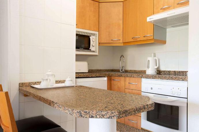 Imagen de la habitación del Apartamentos Ramada Residences by Wyndham Tenerife Costa Adeje. Foto 14