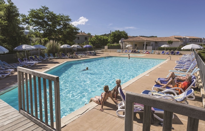 Imagen de la piscina del Apartamentos R&eacute;sidence Acqua Linda. Foto 19