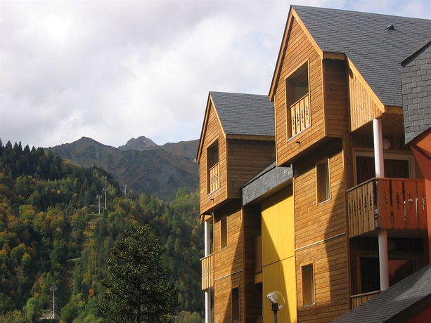 Imagen de los exteriores del Apartamentos Résidence Lagrange Vacances Domaine Des 100 Lacs. Foto 7