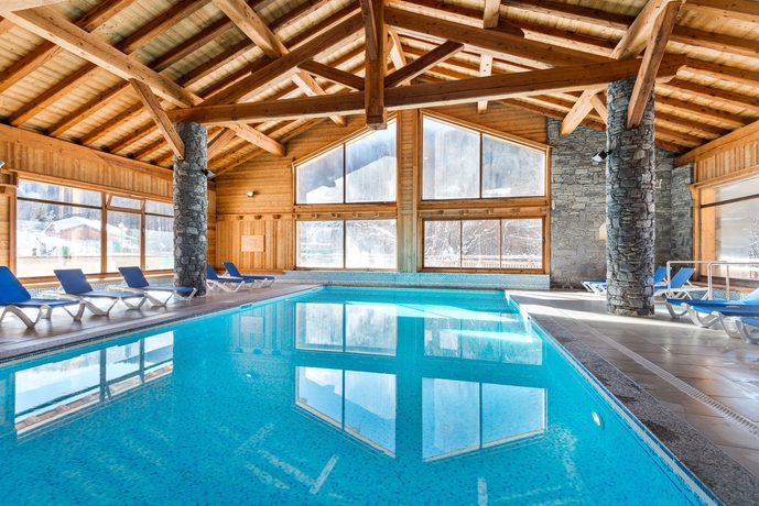 Imagen de la piscina del Apartamentos Résidence Lagrange Vacances Le Hameau Du Rocher Blanc. Foto 16