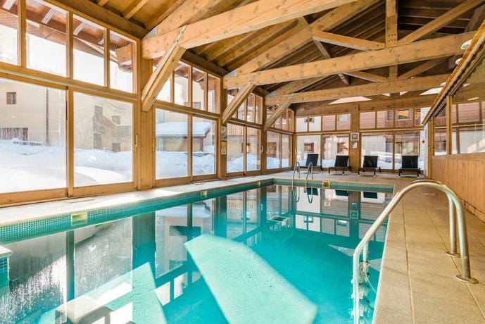 Imagen de la piscina del Apartamentos R&eacute;sidence Lagrange Vacances Les Chalets Edelweiss. Foto 14