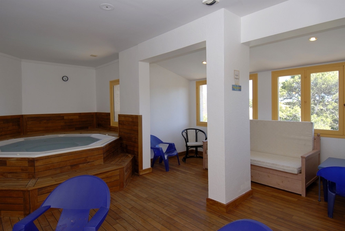 Imagen de la piscina del Apartamentos R&eacute;sidence Les Mimosas. Foto 16