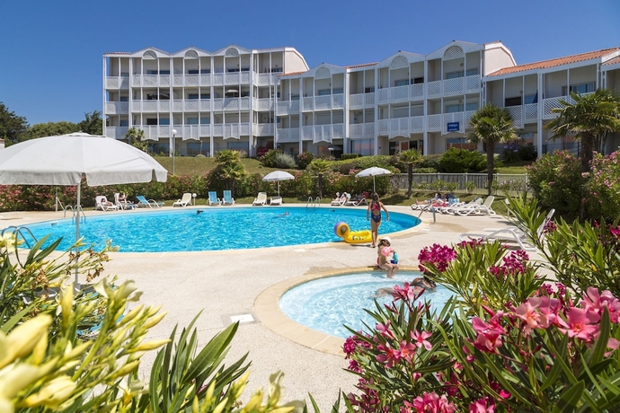 Imagen de la piscina del Apartamentos R&eacute;sidence Les Terrasses De Fort Boyard. Foto 16