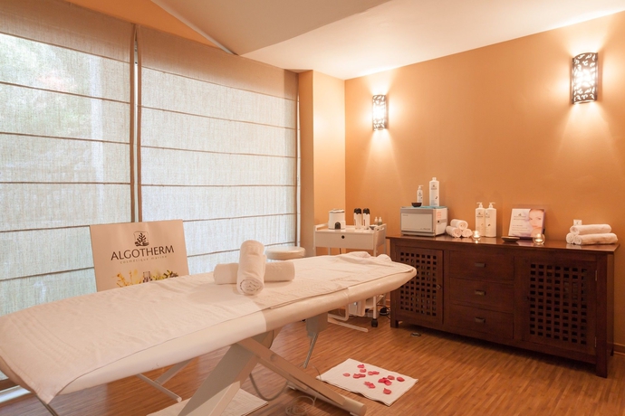 Imagen de la piscina del Apartamentos Résidence Pierre Et Vacances Les Restanques Du Golf De Saint Tropez. Foto 13